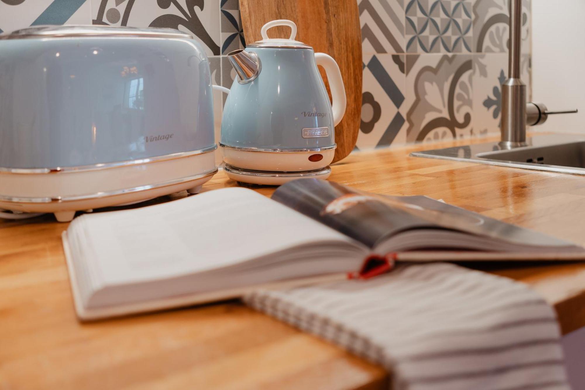Stylish Getaway In A Mezzanine Flat By The Castle Lejlighed Lisboa Eksteriør billede