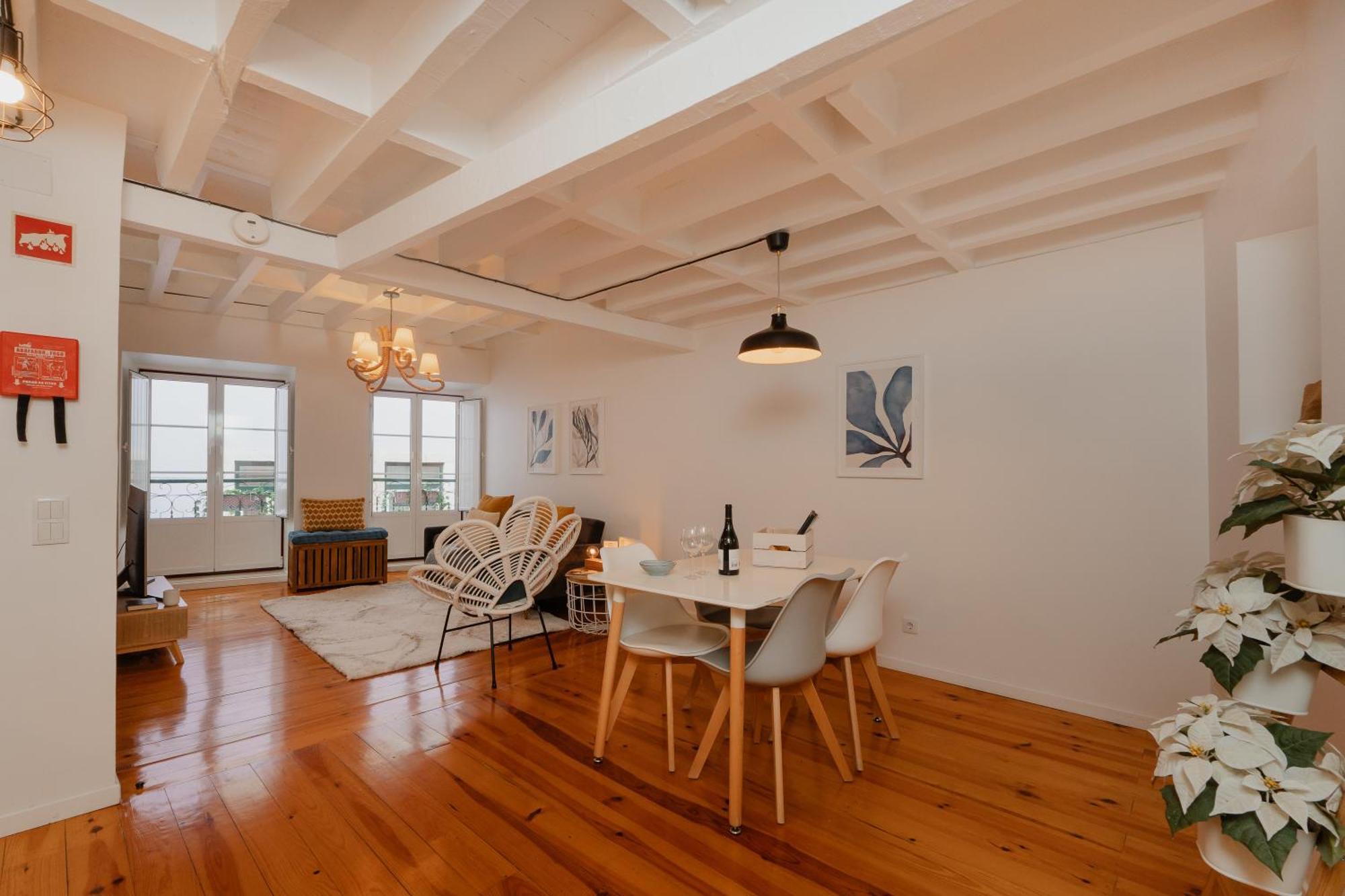 Stylish Getaway In A Mezzanine Flat By The Castle Lejlighed Lisboa Eksteriør billede