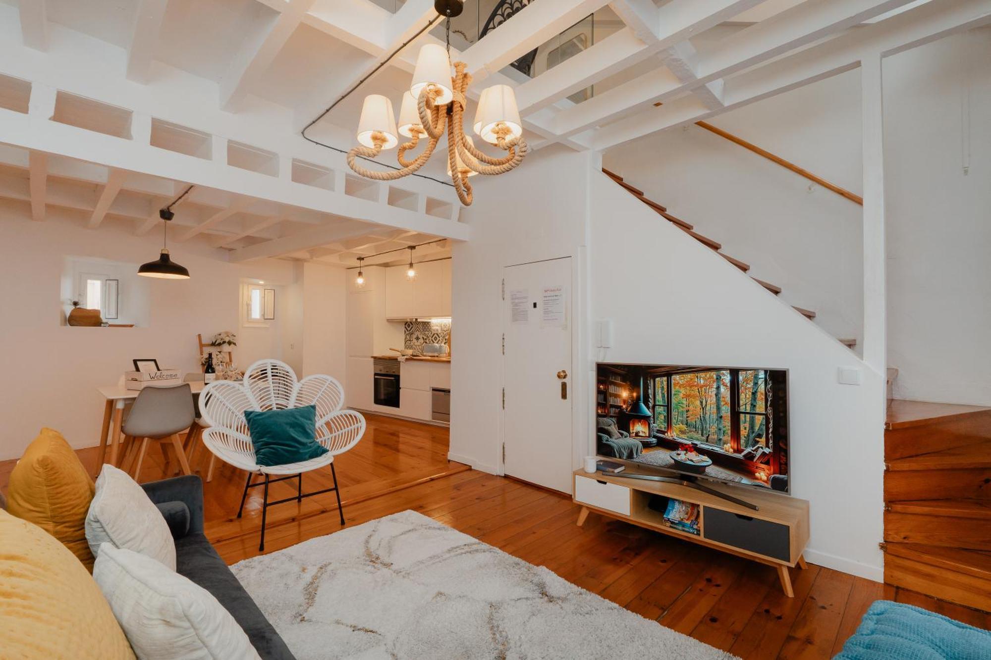 Stylish Getaway In A Mezzanine Flat By The Castle Lejlighed Lisboa Eksteriør billede