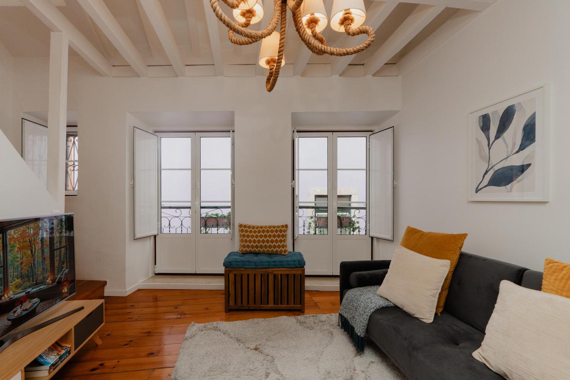 Stylish Getaway In A Mezzanine Flat By The Castle Lejlighed Lisboa Eksteriør billede