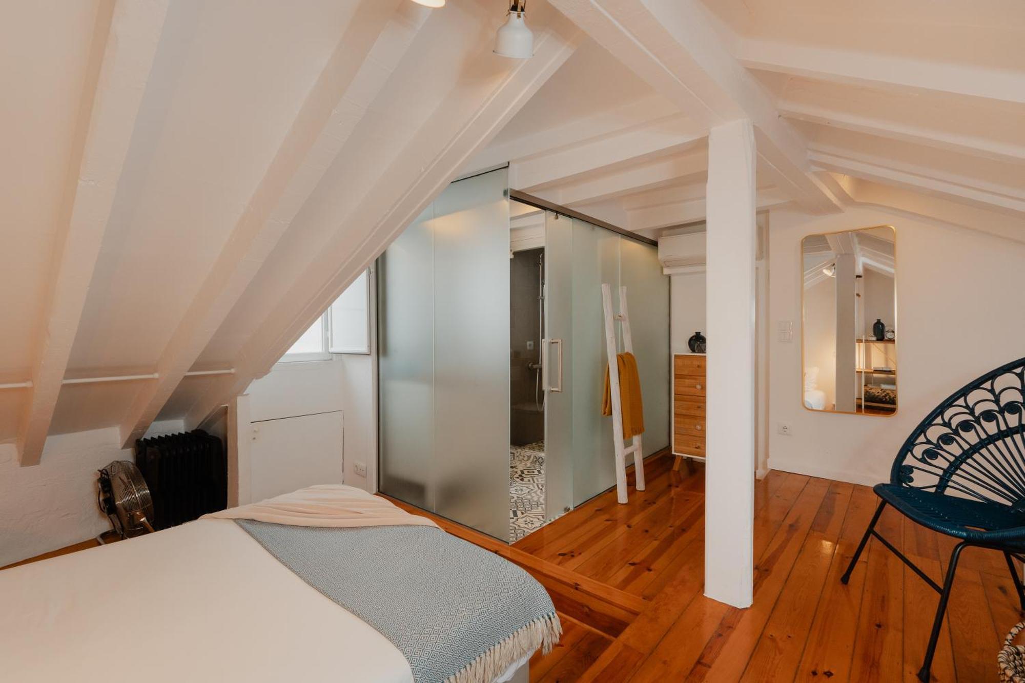 Stylish Getaway In A Mezzanine Flat By The Castle Lejlighed Lisboa Eksteriør billede