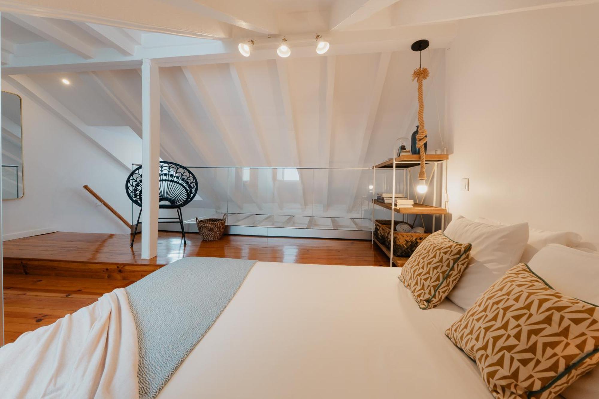 Stylish Getaway In A Mezzanine Flat By The Castle Lejlighed Lisboa Eksteriør billede