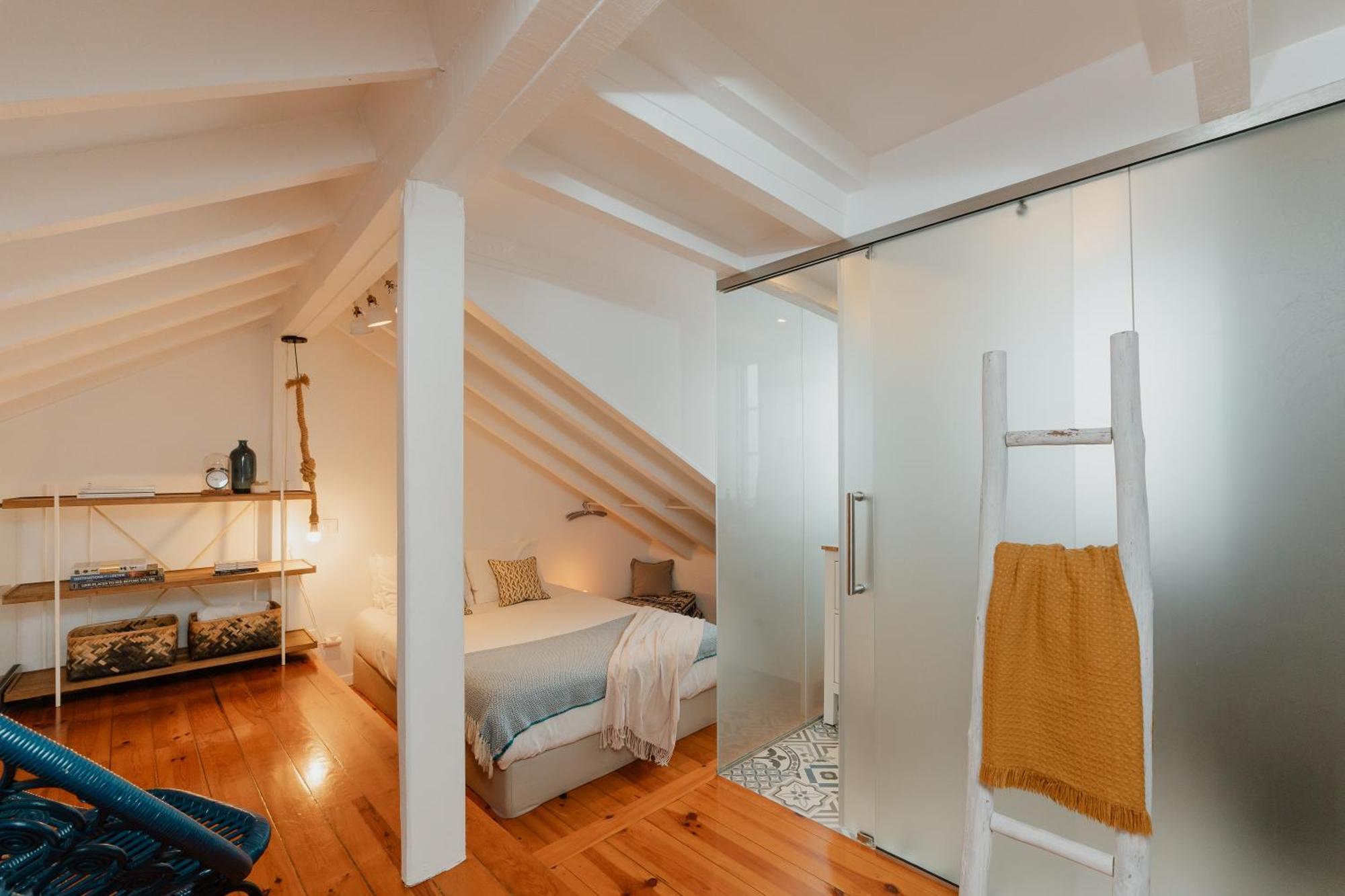 Stylish Getaway In A Mezzanine Flat By The Castle Lejlighed Lisboa Eksteriør billede