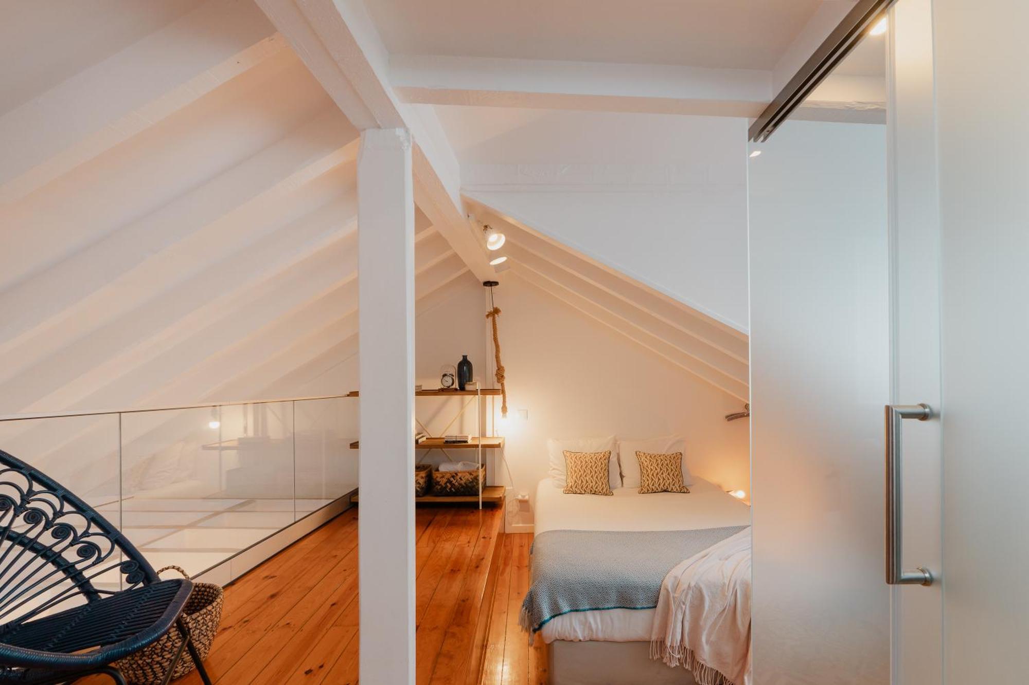 Stylish Getaway In A Mezzanine Flat By The Castle Lejlighed Lisboa Eksteriør billede