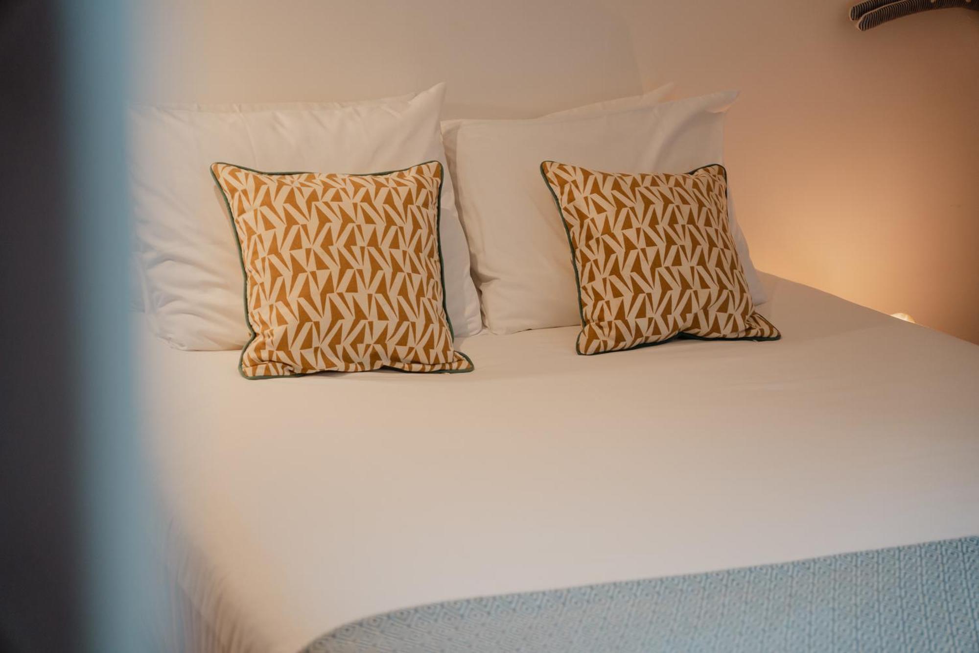 Stylish Getaway In A Mezzanine Flat By The Castle Lejlighed Lisboa Eksteriør billede