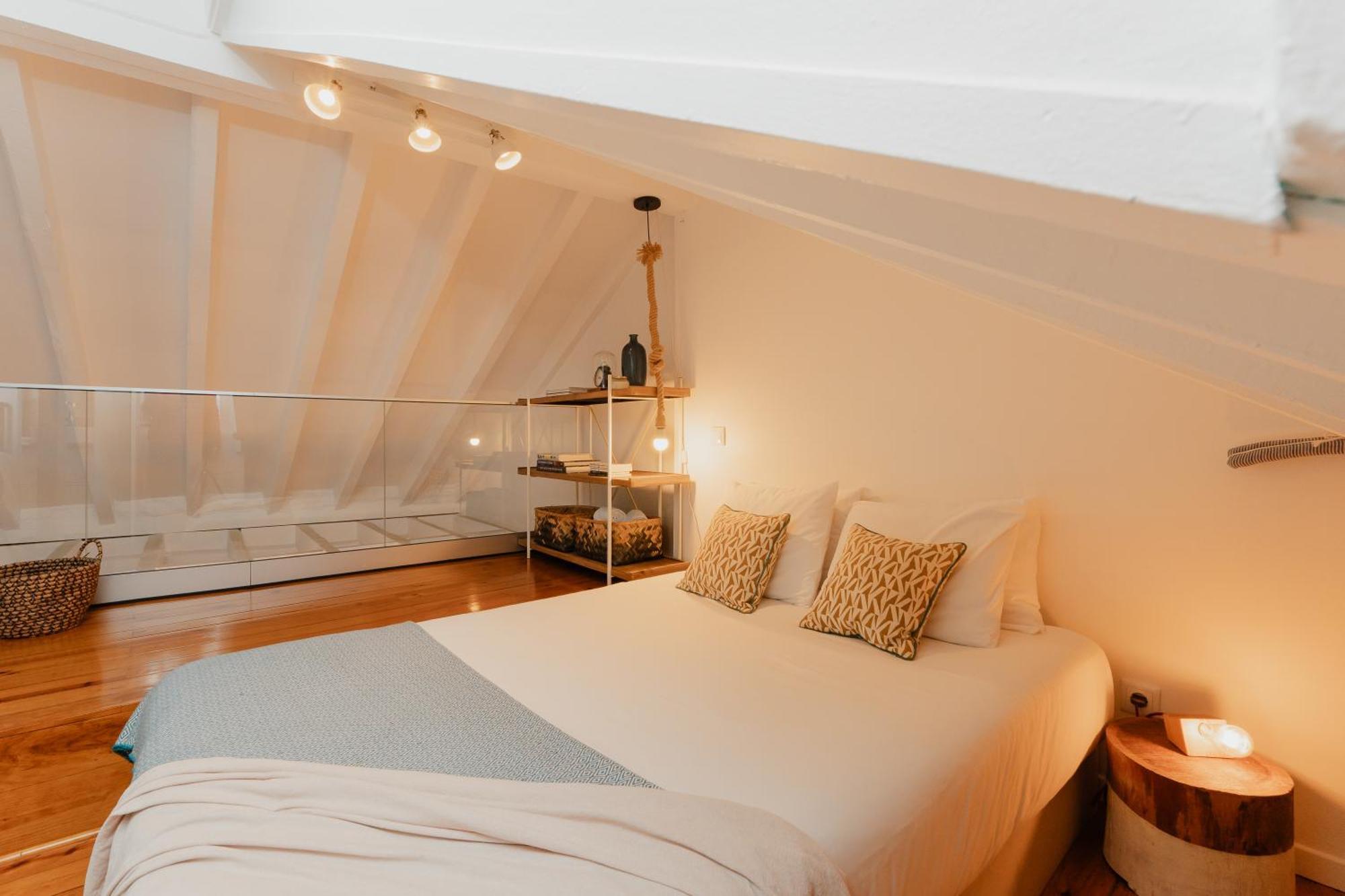 Stylish Getaway In A Mezzanine Flat By The Castle Lejlighed Lisboa Eksteriør billede